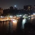 شقه علي النيل